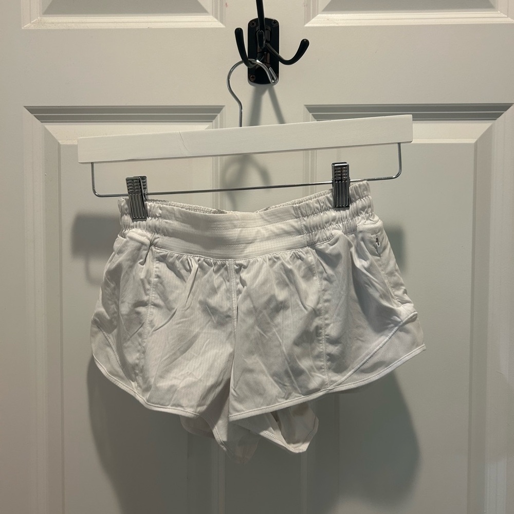 Lululemon Athletica White Athletic Shorts Lightweight Relaxed Fit